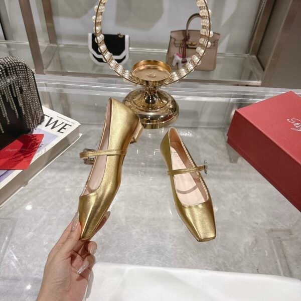 Roger Vivier - Image 5
