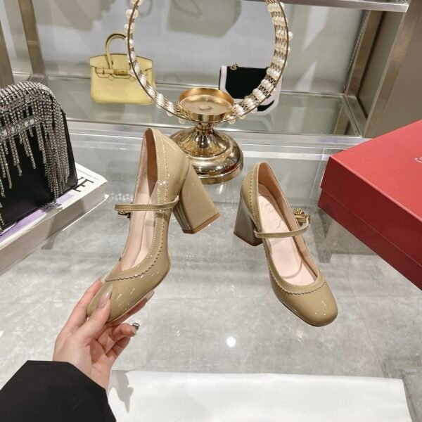 Roger Vivier - Image 5