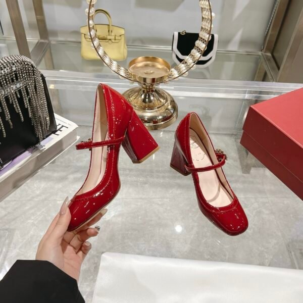 Roger Vivier - Image 5