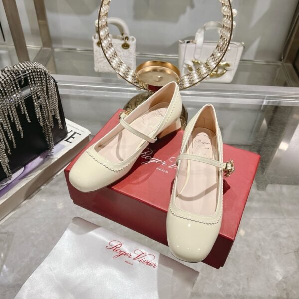 Roger Vivier - Image 5