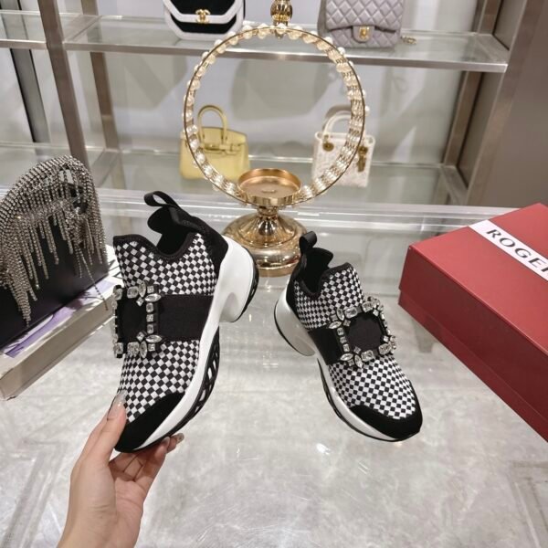 Roger Vivier - Image 5