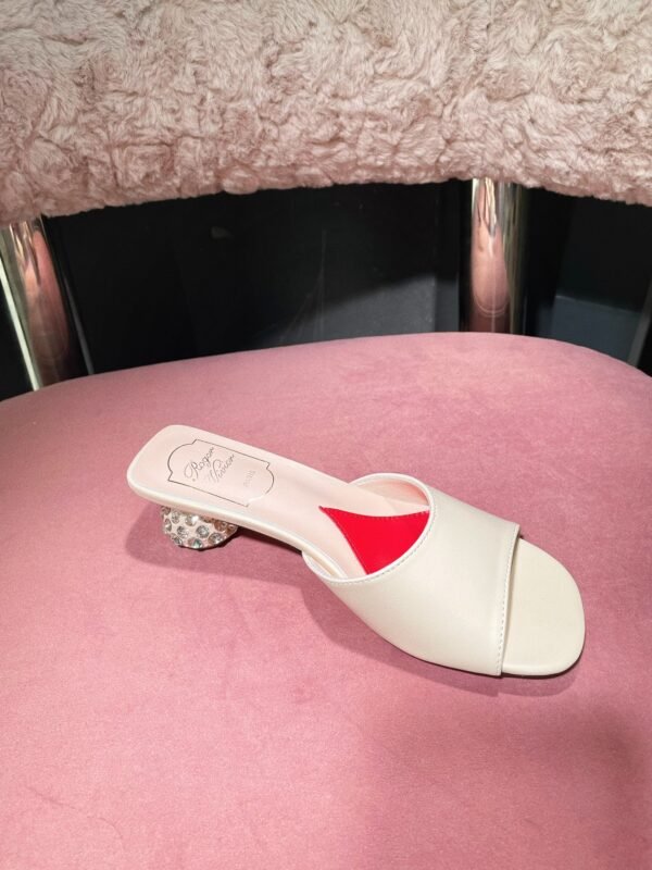 Roger Vivier - Image 5