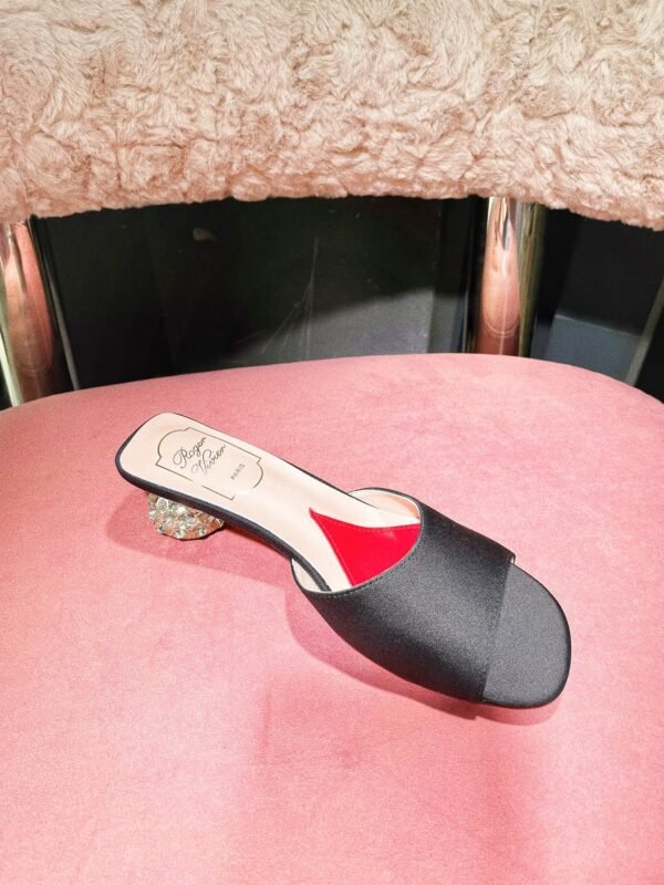 Roger Vivier - Image 5