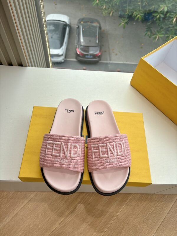 FENDI - Image 5