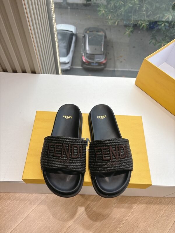FENDI - Image 5