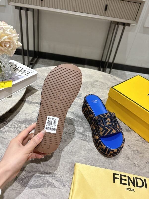 FENDI - Image 5