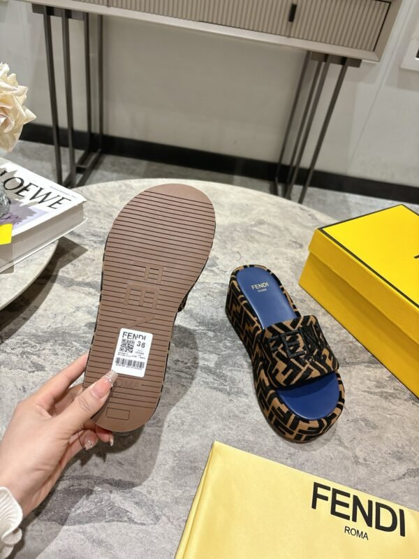FENDI - Image 5