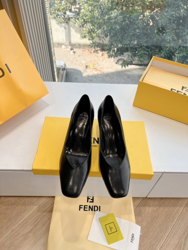 FENDI - Image 5