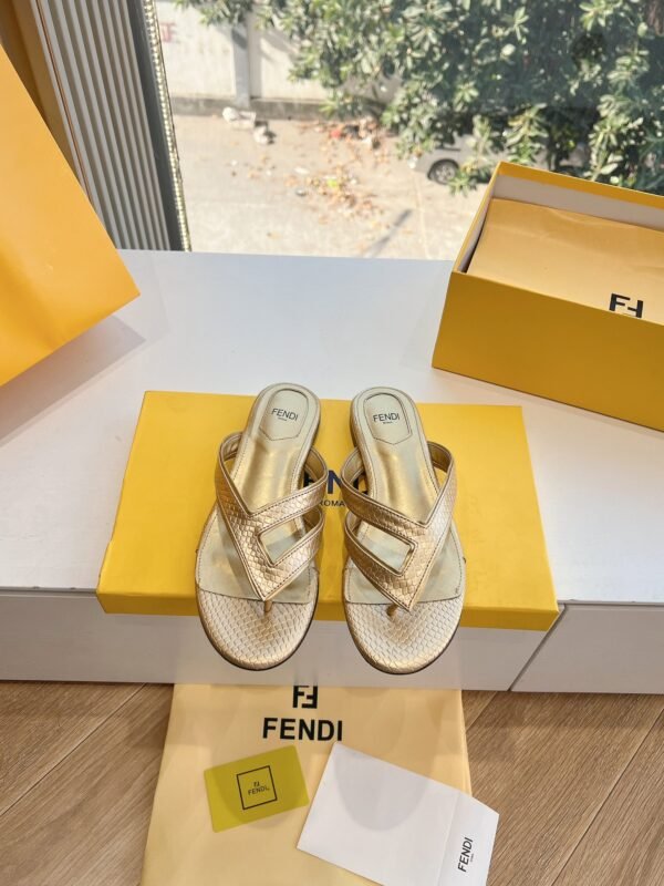 FENDI - Image 5