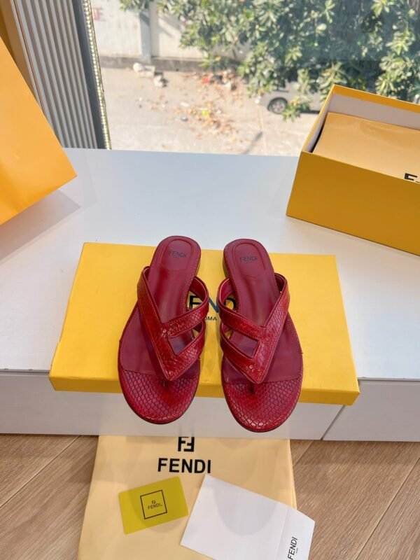 FENDI - Image 5