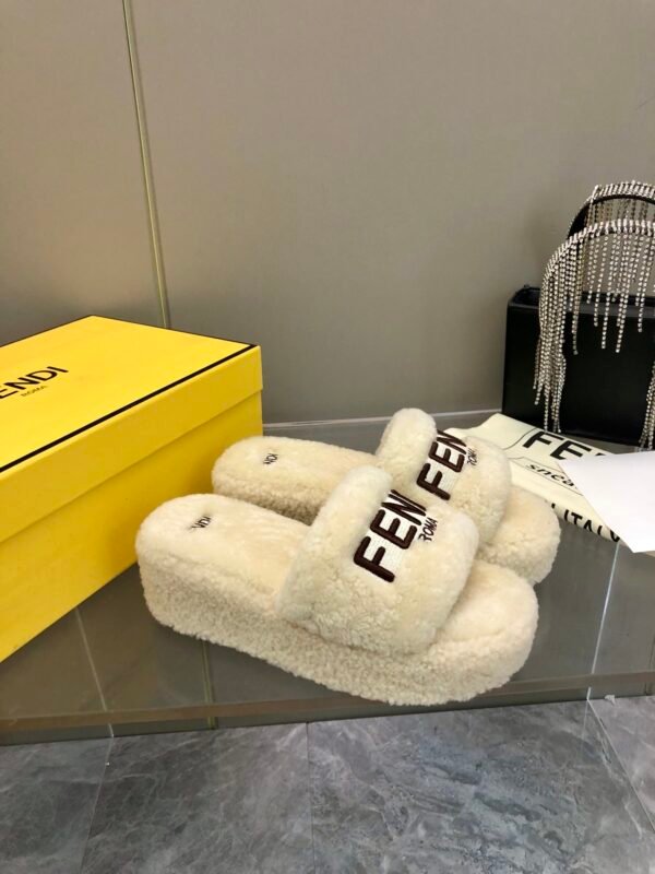 FENDI - Image 5