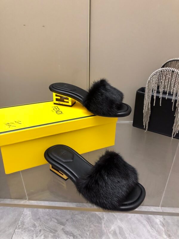 FENDI - Image 5