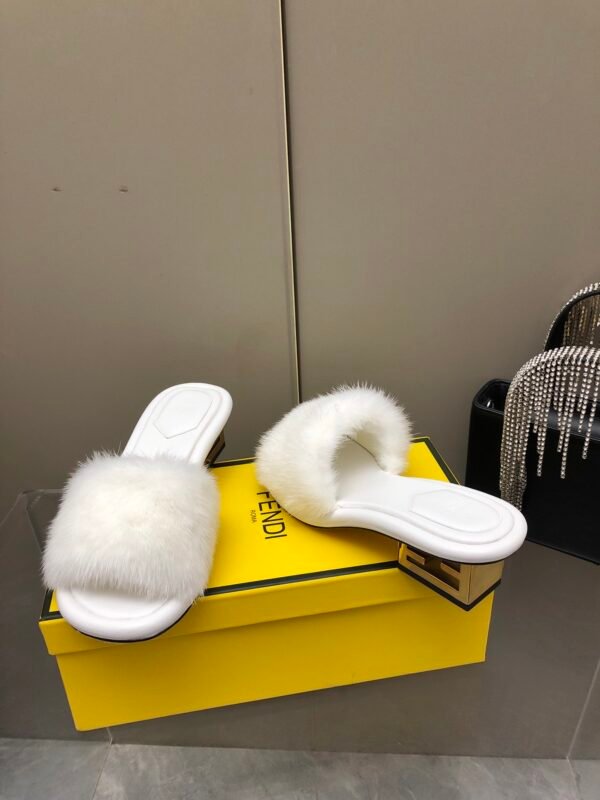 FENDI - Image 5