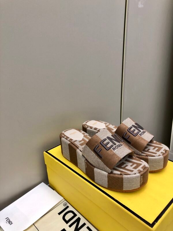 FENDI - Image 5