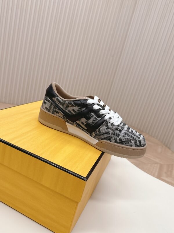 FENDI - Image 5