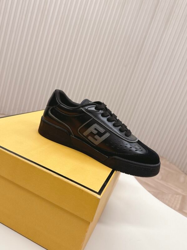 FENDI - Image 5
