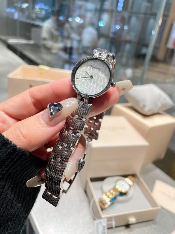Dior - Image 5