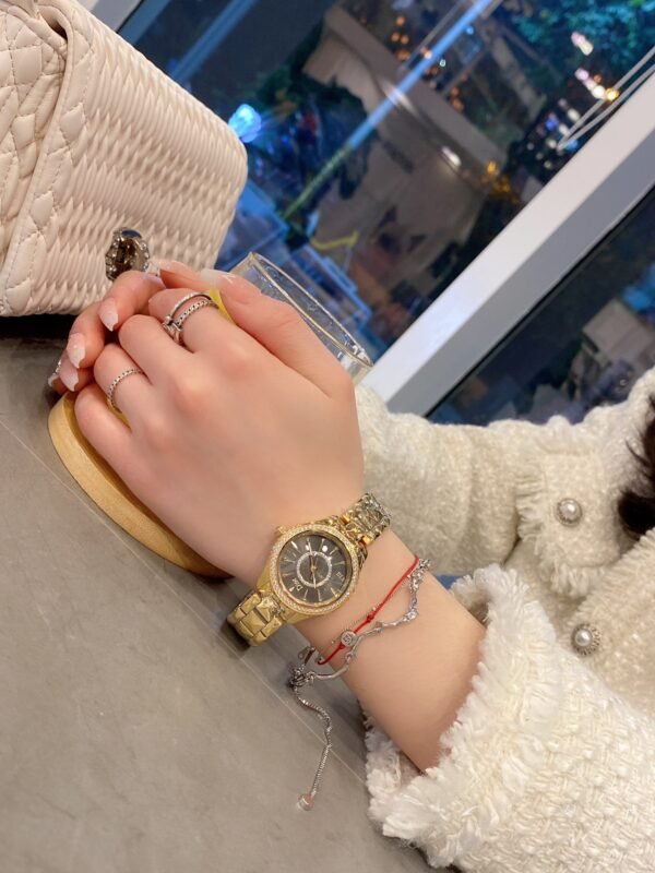 Dior - Image 5
