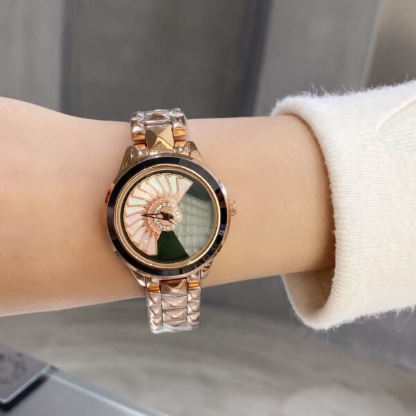 Dior - Image 5