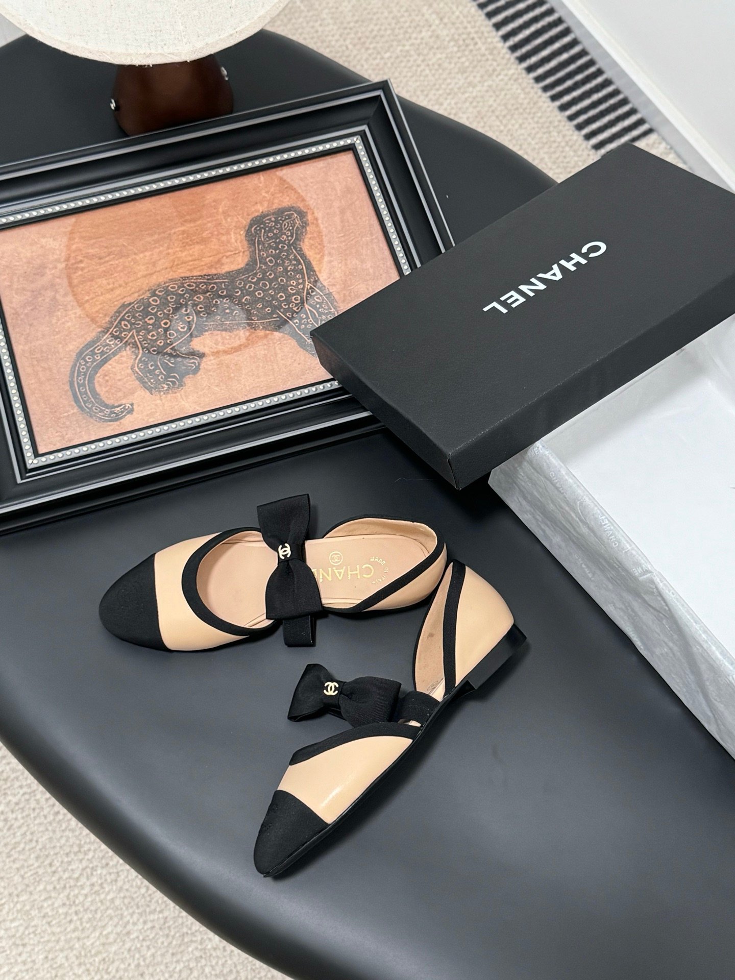 CHANEL Woman - Image 5