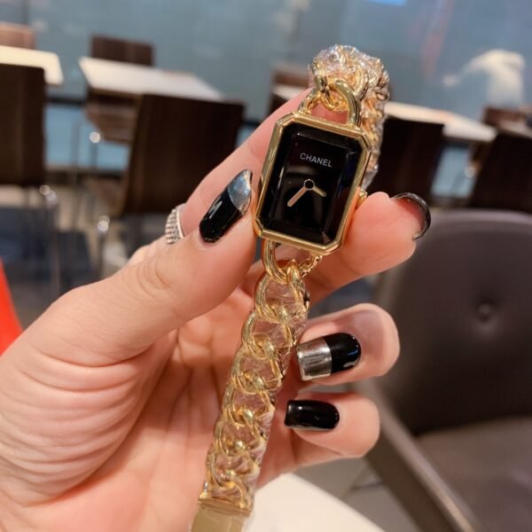 CHANEL - Image 5