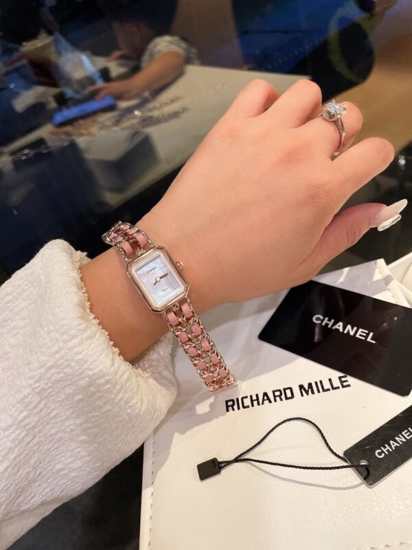 CHANEL - Image 5