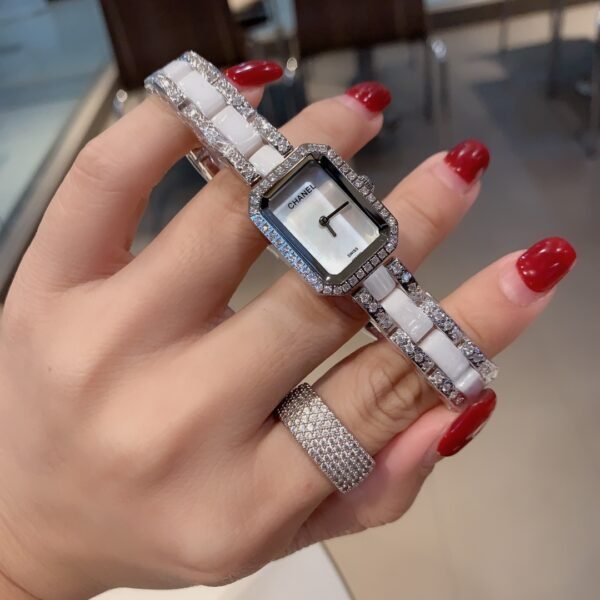 CHANEL - Image 5