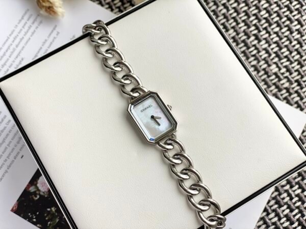 CHANEL - Image 5