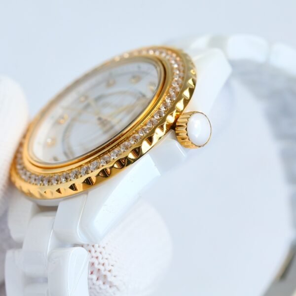 CHANEL - Image 5