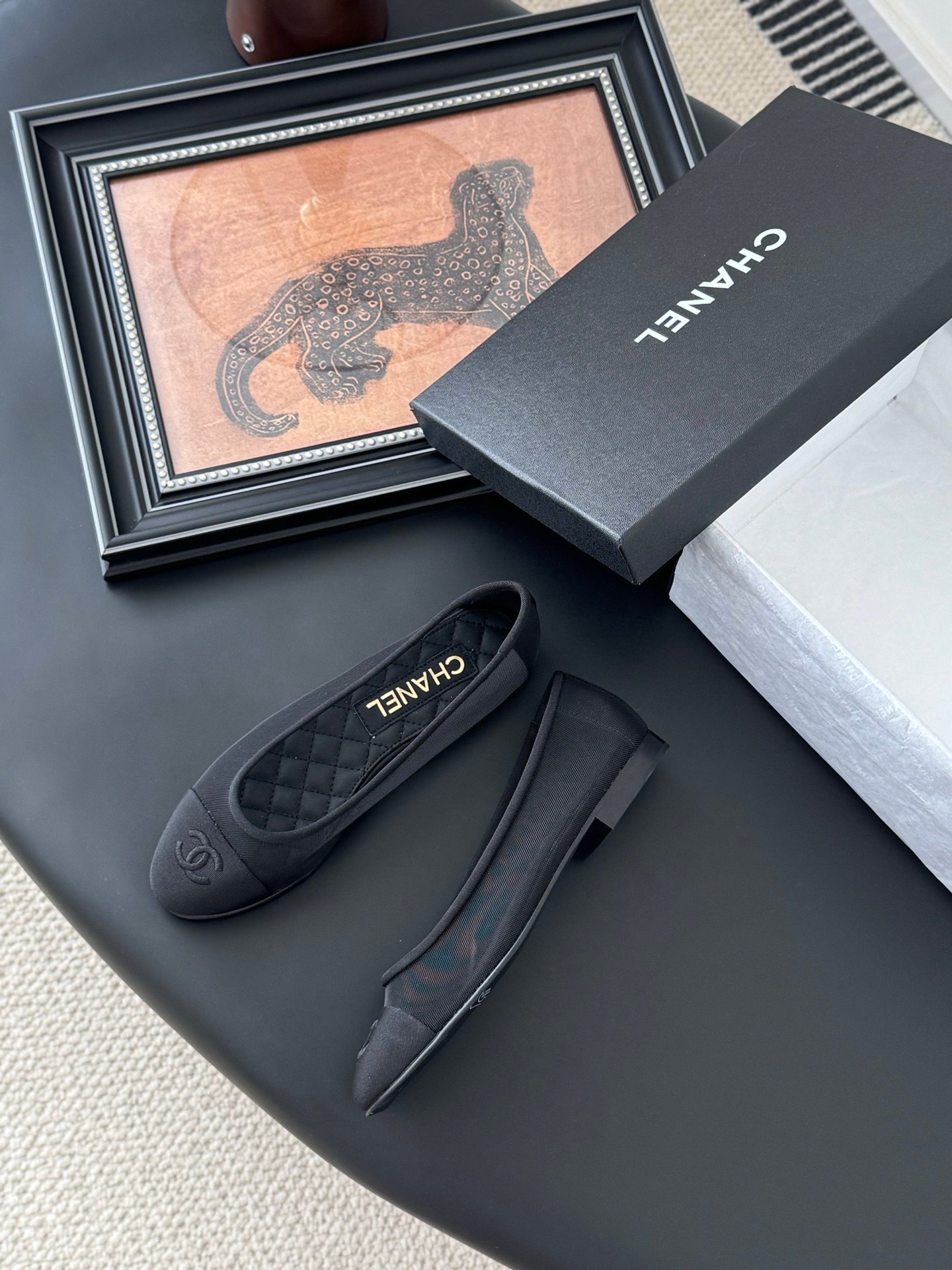 CHANEL Woman - Image 5