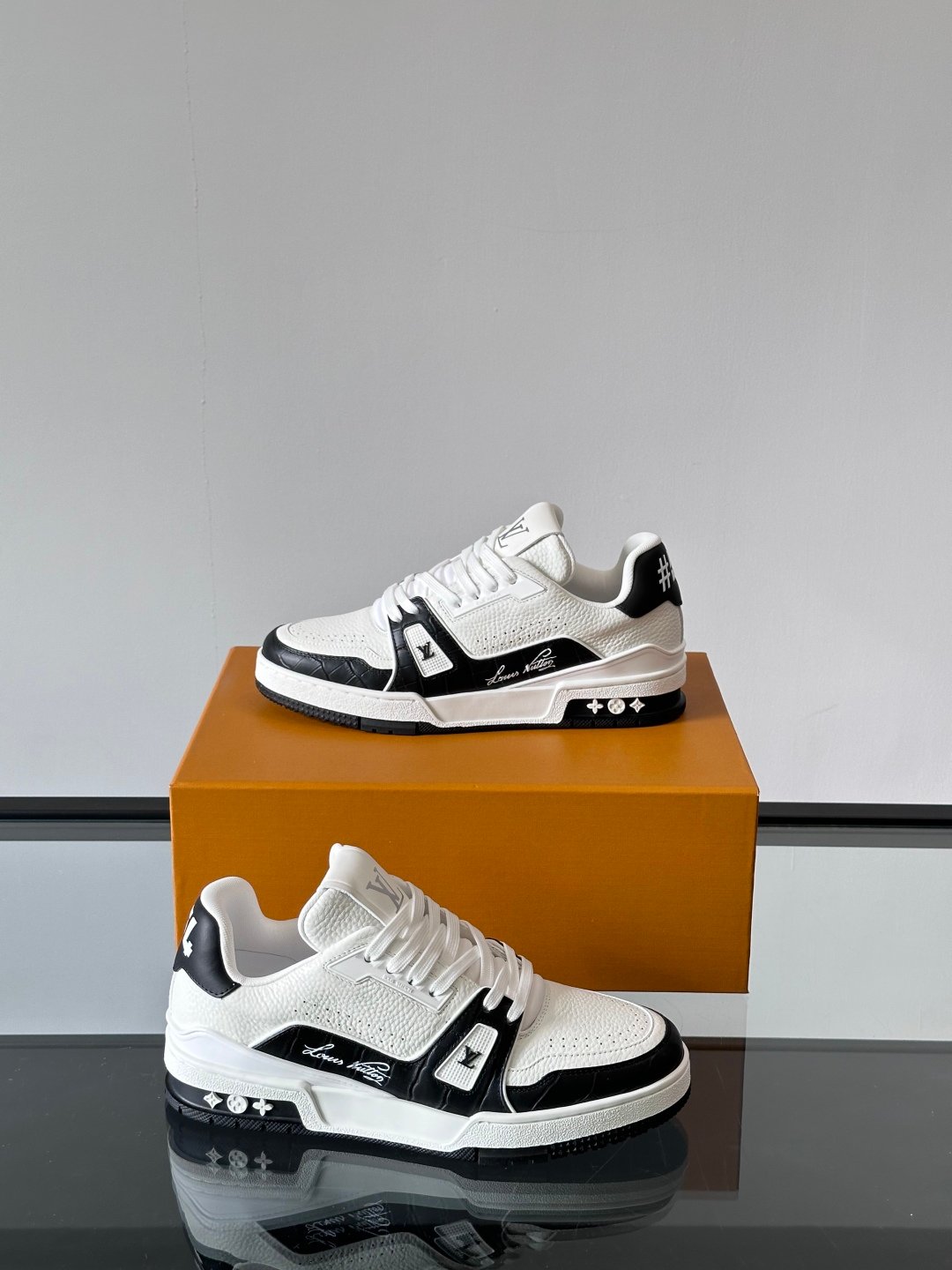 LV MAN - Image 5