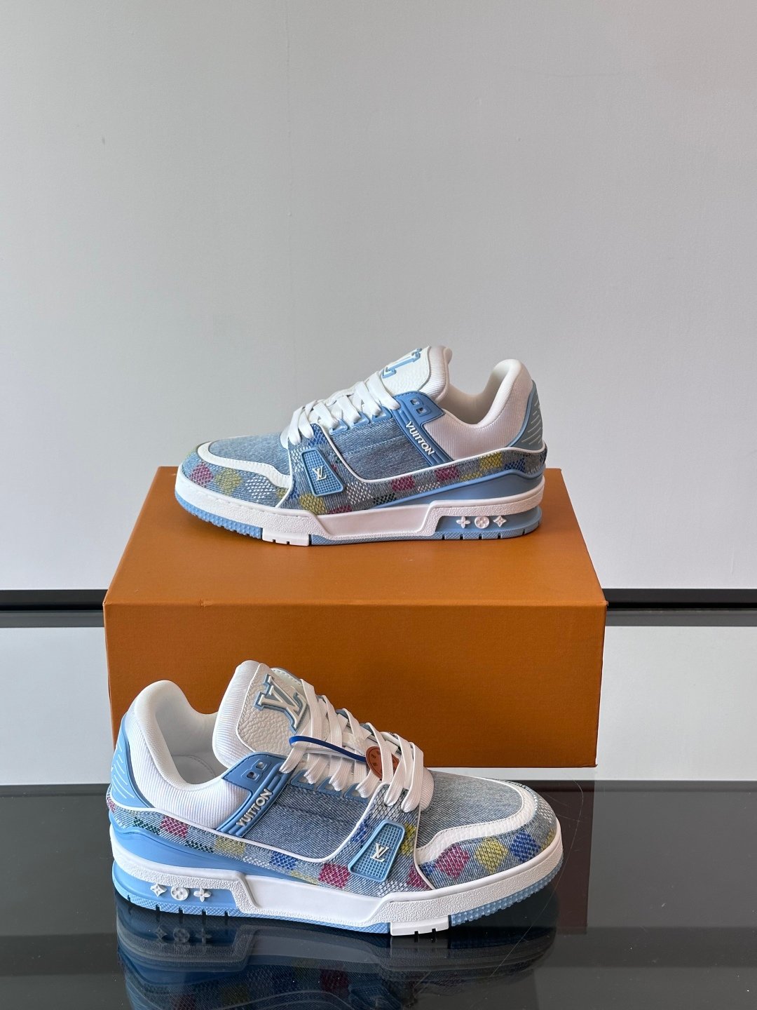 LV MAN - Image 5