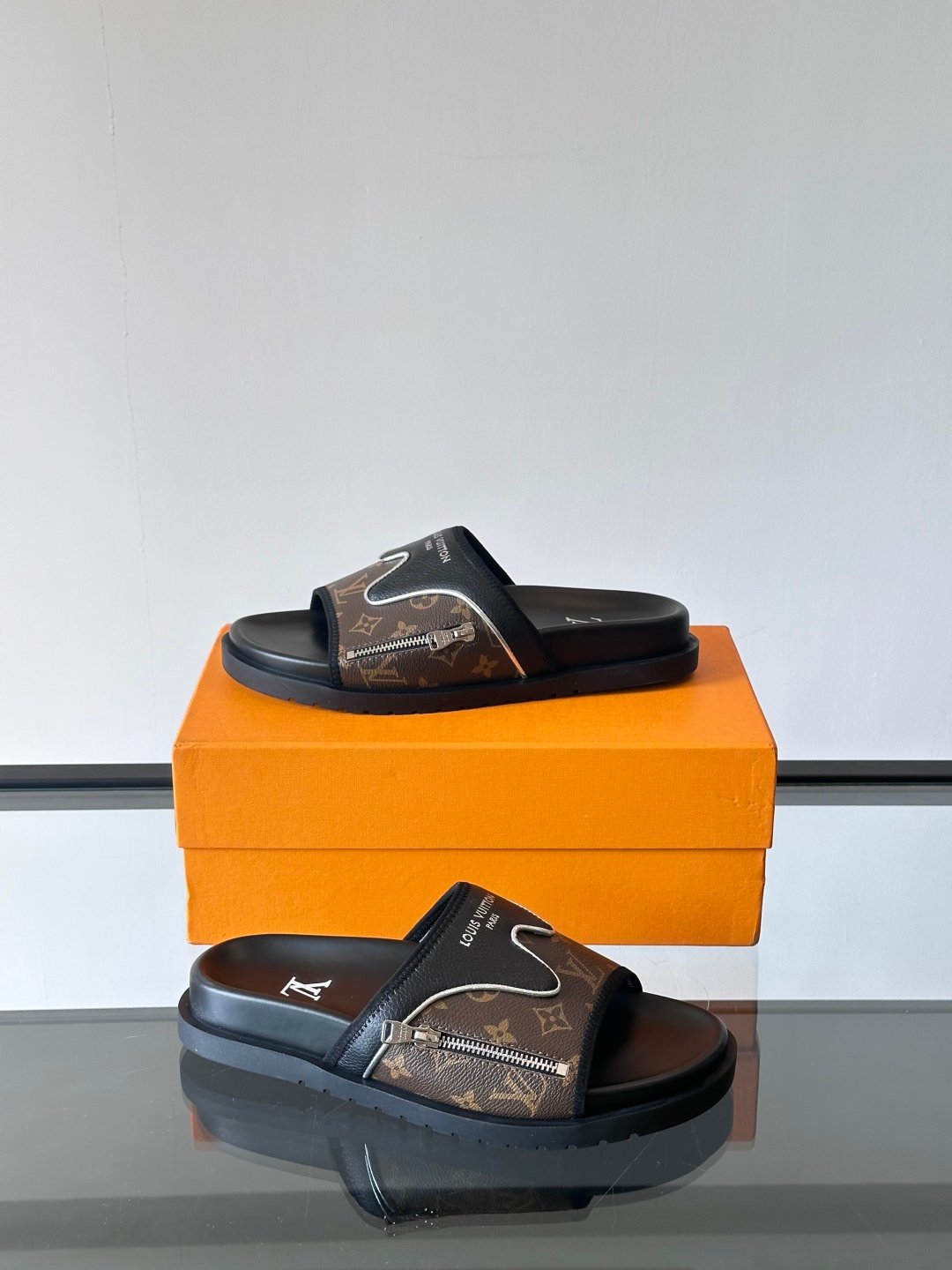 LV MAN - Image 5
