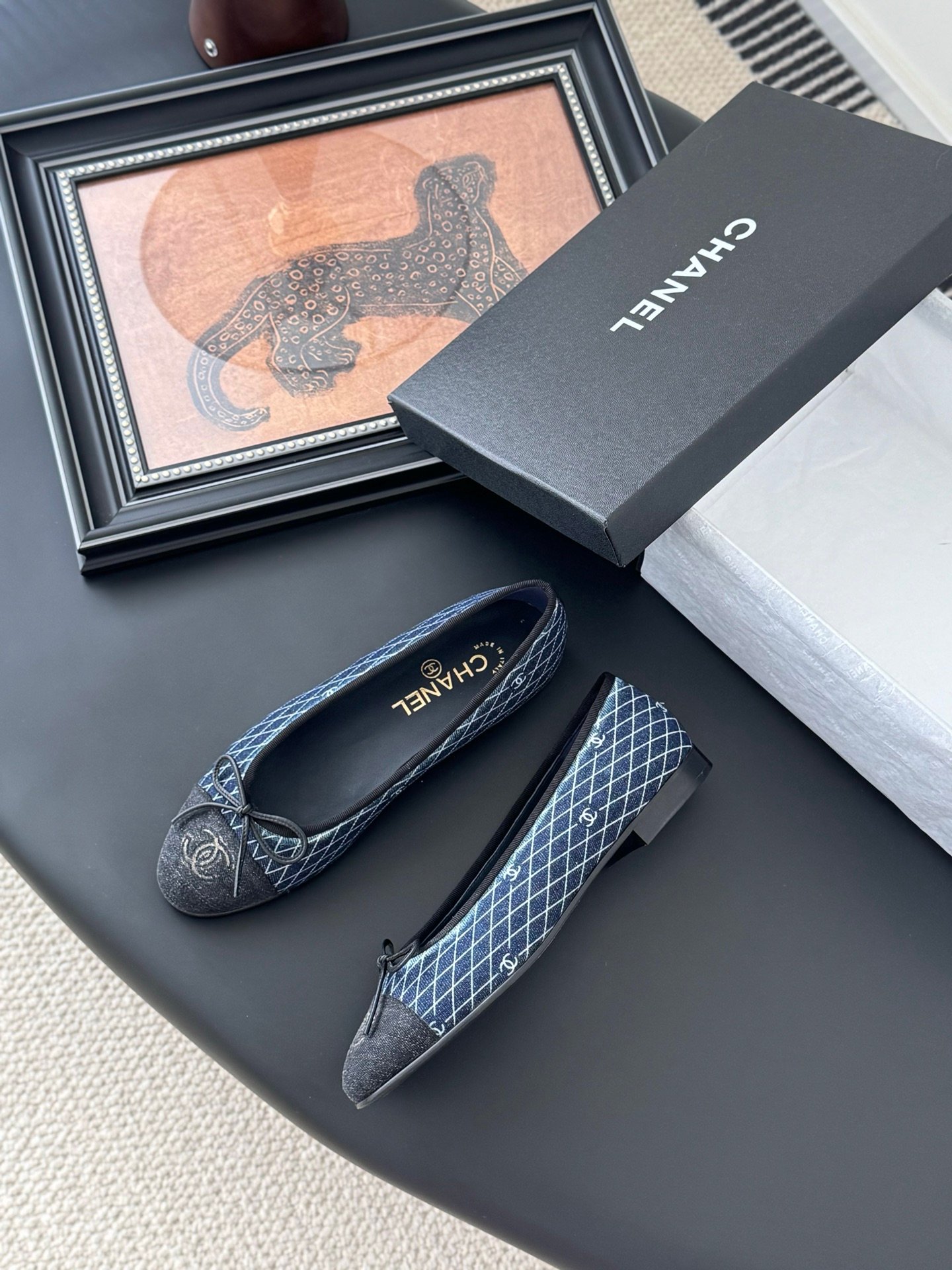 CHANEL Woman - Image 5