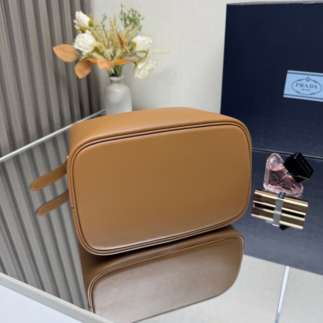 Prada Bag - Image 5