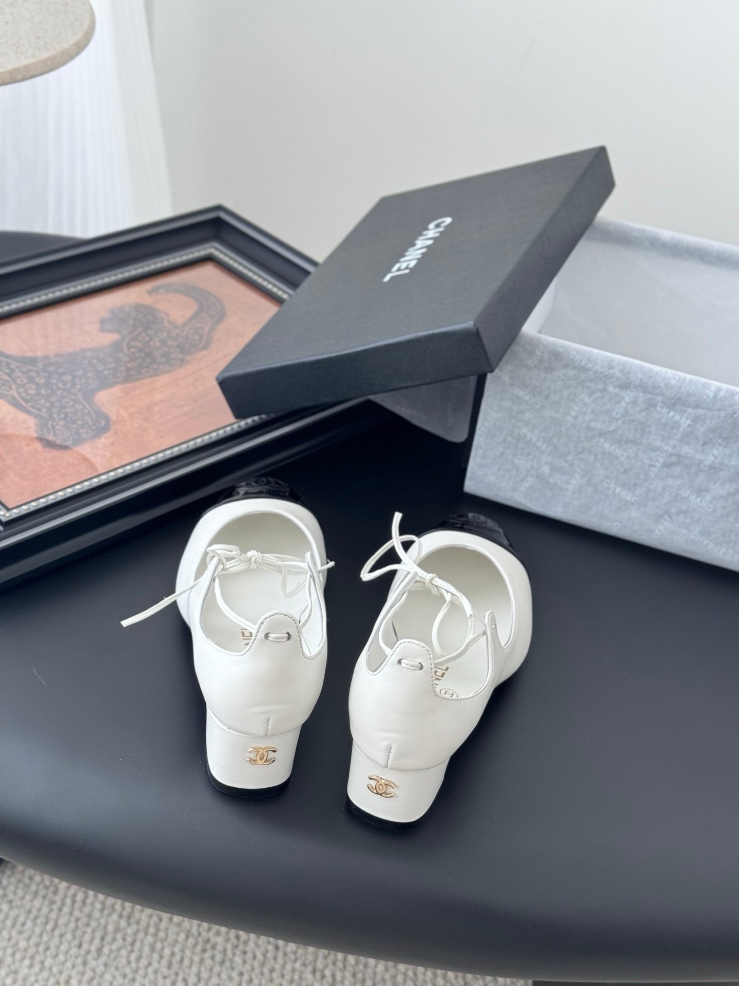 CHANEL Woman - Image 5