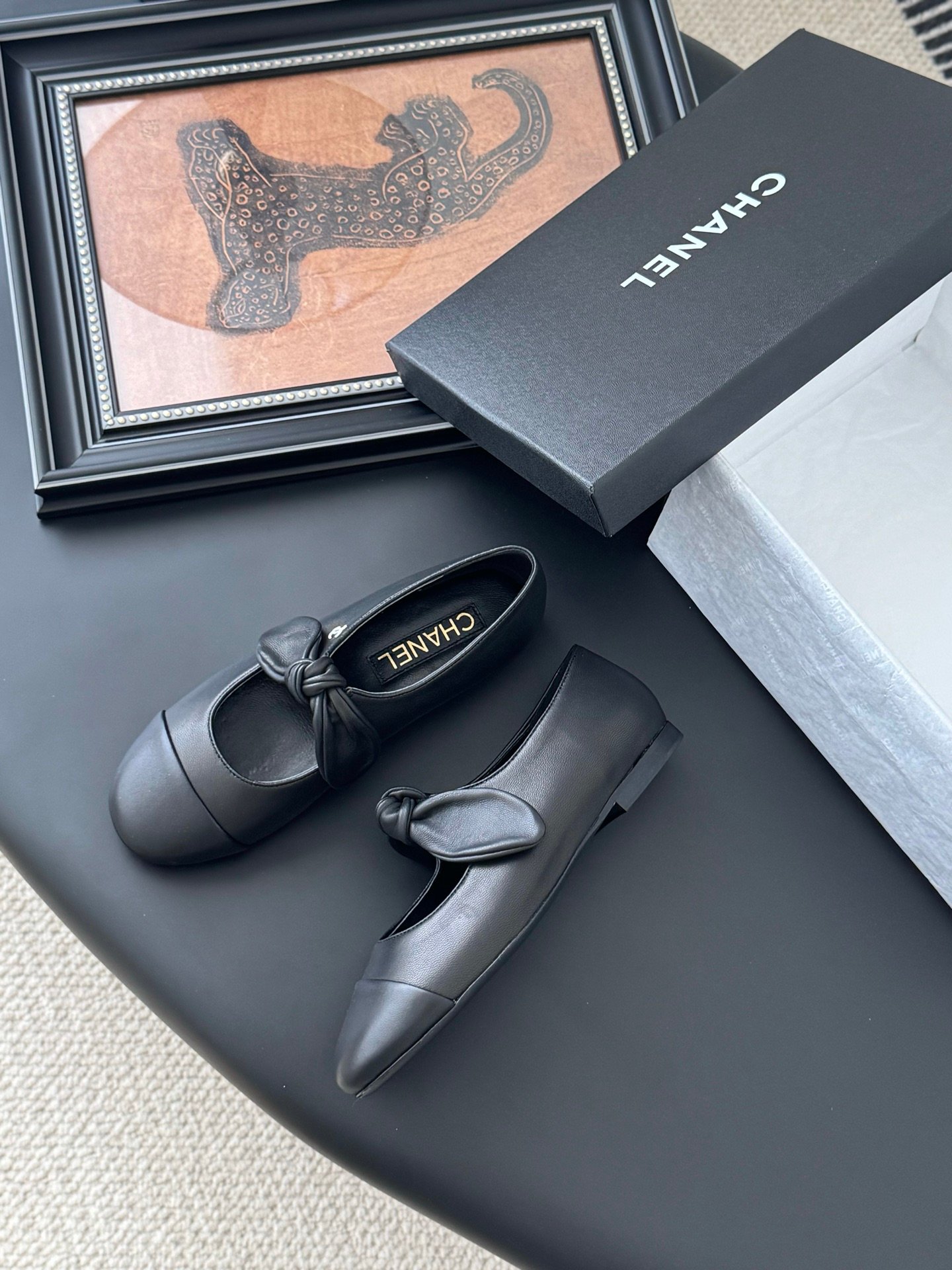 CHANEL Woman - Image 5