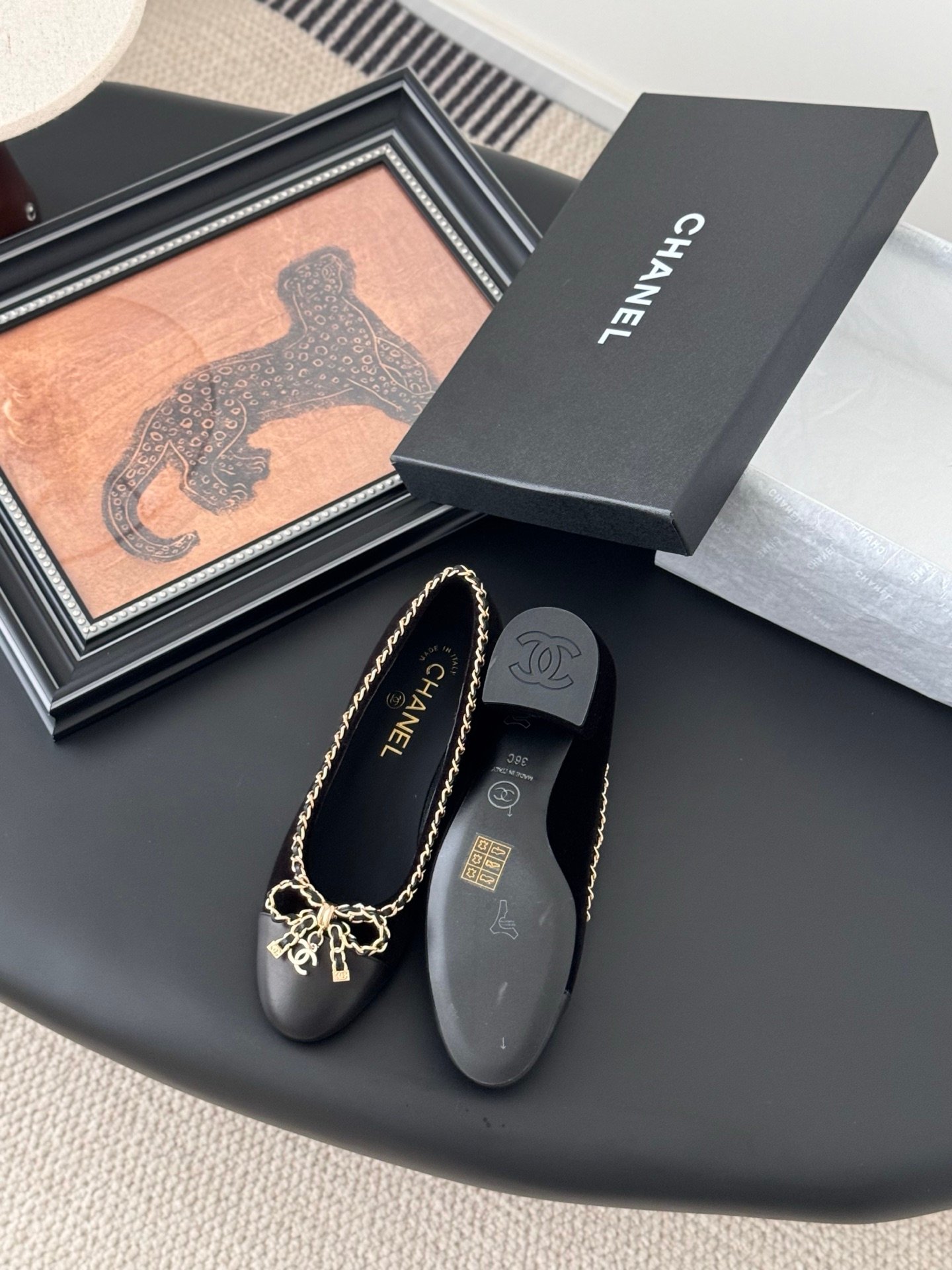 CHANEL Woman - Image 5