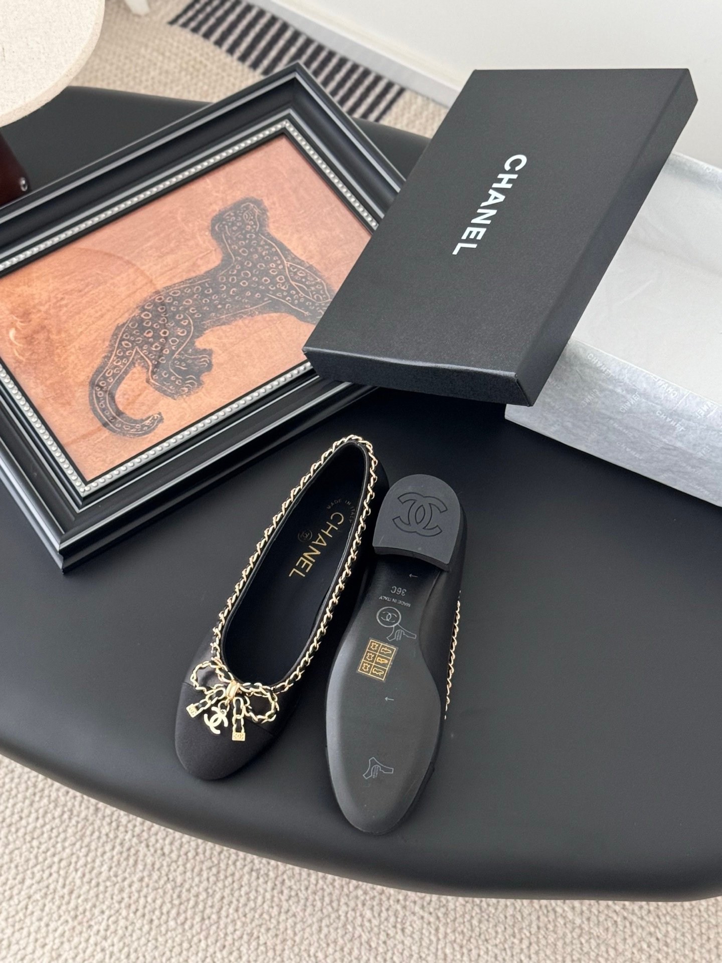 CHANEL Woman - Image 5