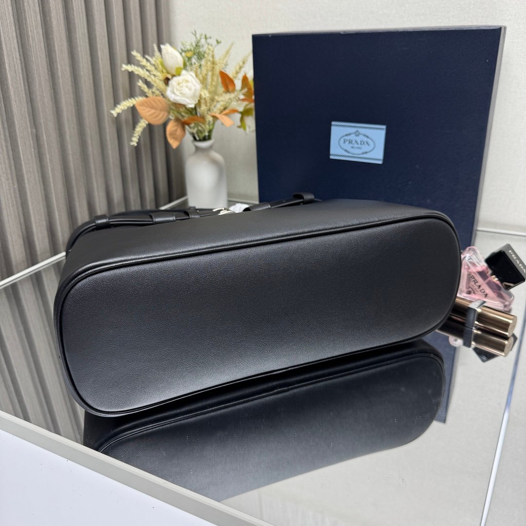 Prada Bag - Image 5
