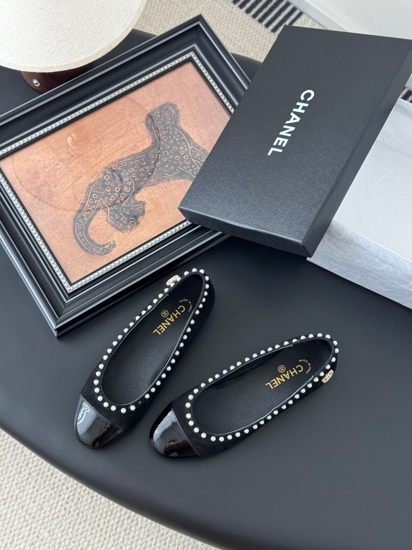 CHANEL Woman - Image 5