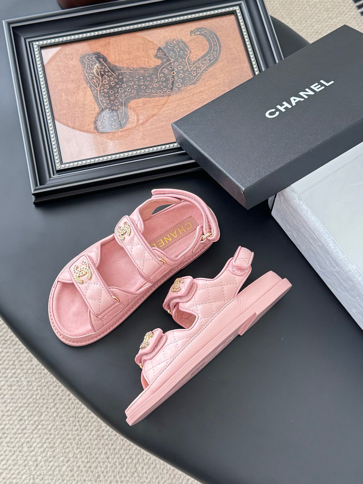 CHANEL Woman - Image 5