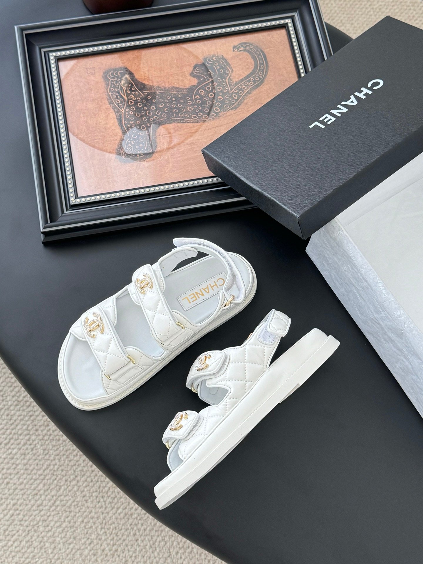 CHANEL Woman - Image 5