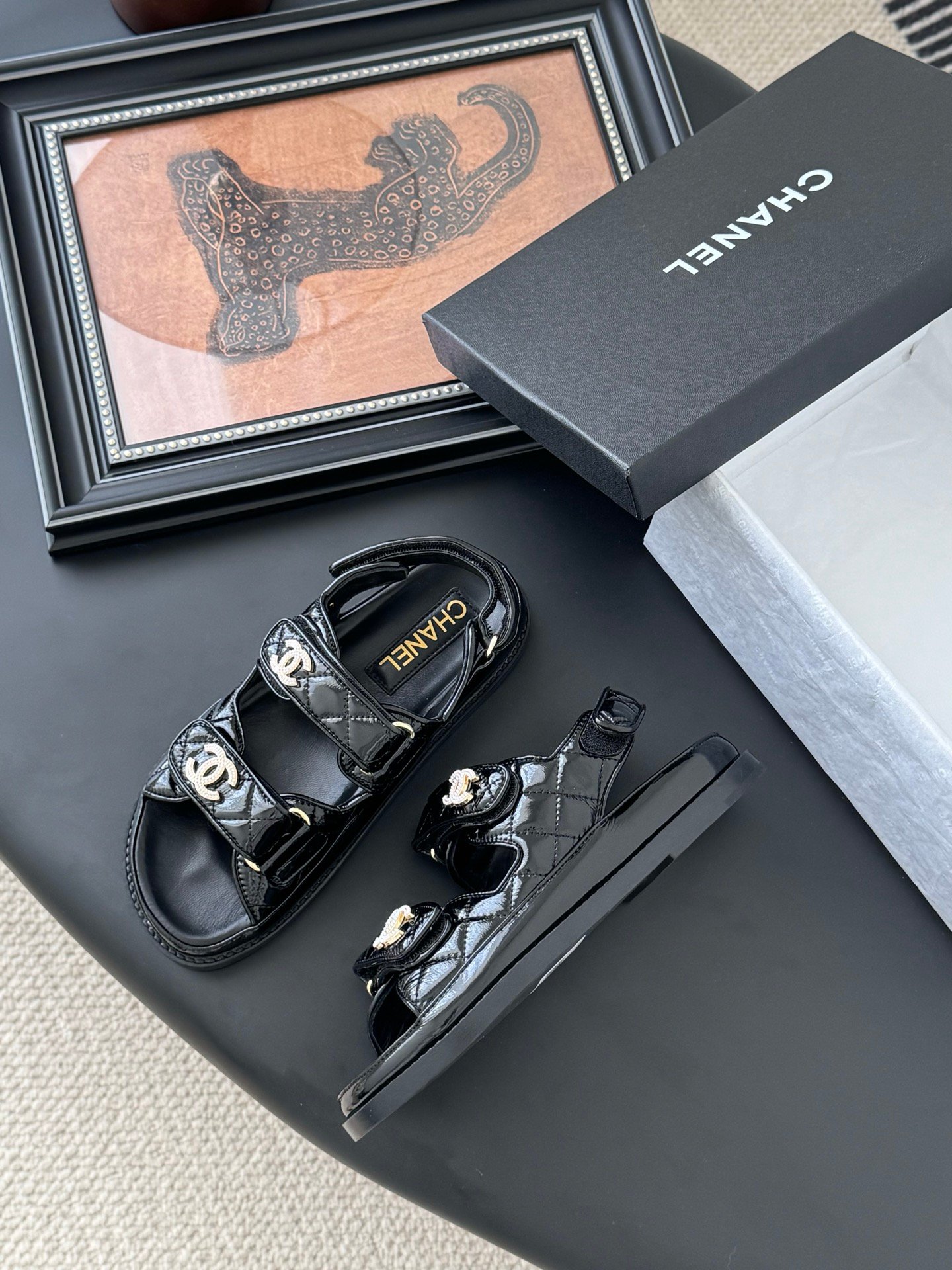 CHANEL Woman - Image 5