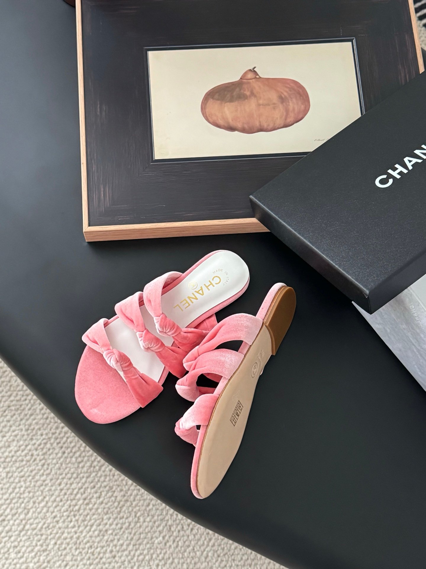 CHANEL Woman - Image 5