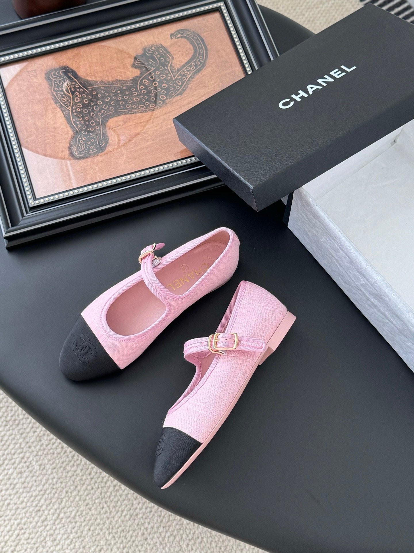 CHANEL Woman - Image 5