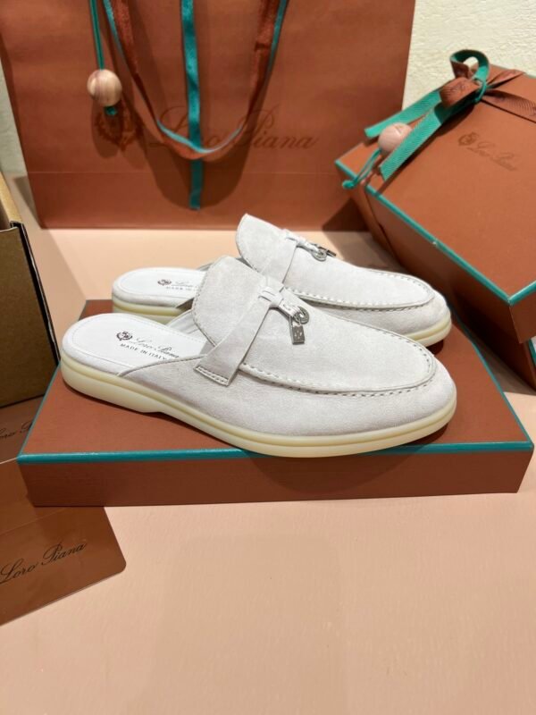 Loro Piana woman - Image 5