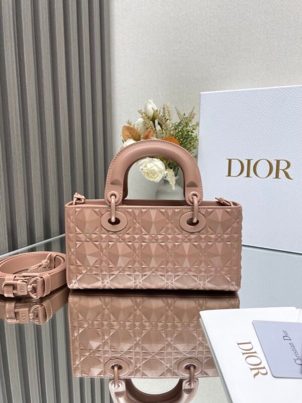 DIOR - Image 5