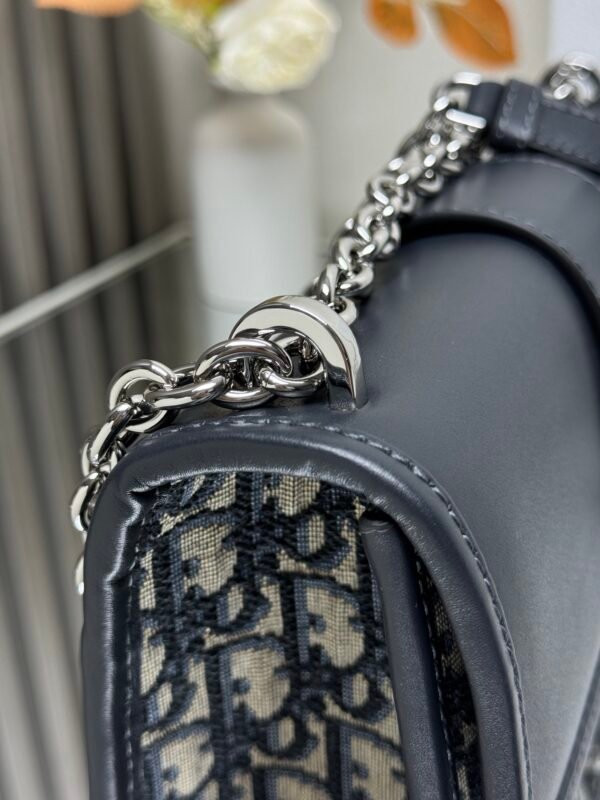 DIOR - Image 5