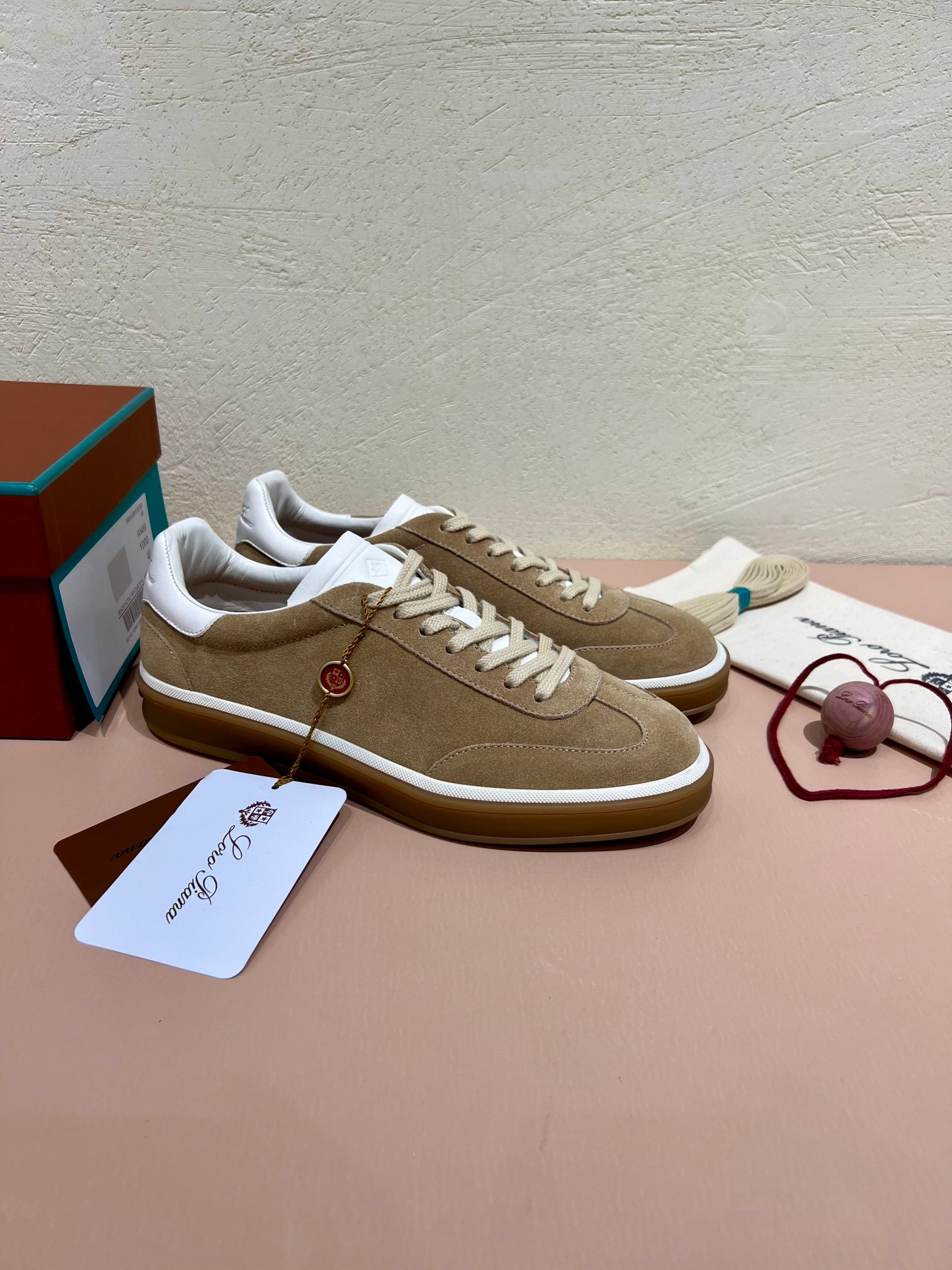 Loro Piana woman - Image 5